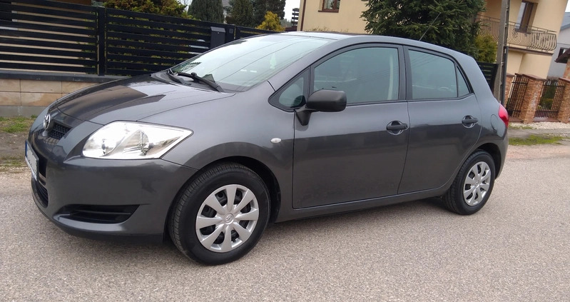 Toyota Auris cena 17800 przebieg: 226000, rok produkcji 2008 z Sochaczew małe 92